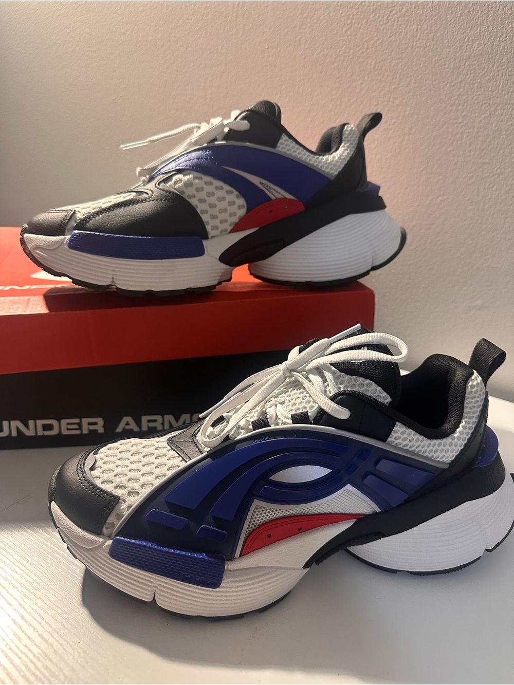 NEW Under Armous 96 Arc | Women’s Size 9.5 | Men’s 8
